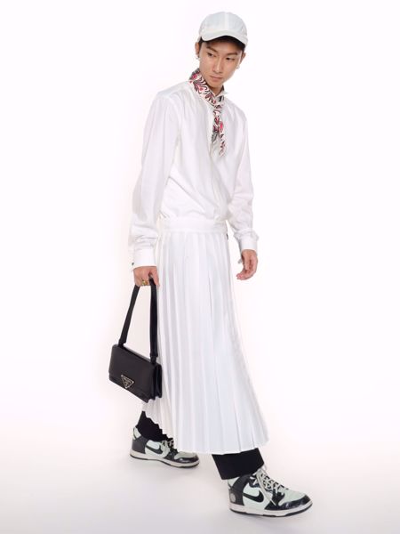 Imagem de SAIA MIDI OFF WHITE PREGAS MODEM