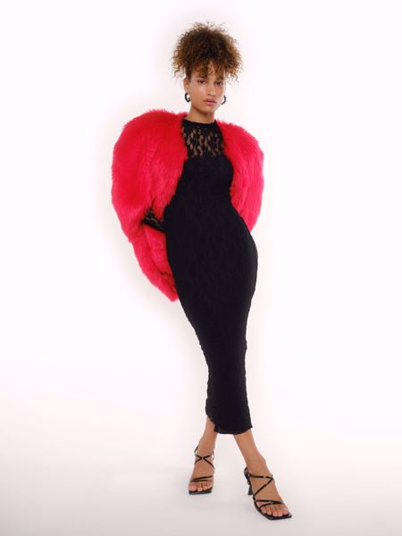 Imagem de VESTIDO DE RENDA PRETO