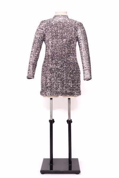 Imagem de VESTIDO CURTO DE PAETE PRATA