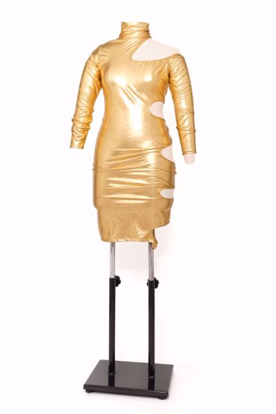 Imagem de VESTIDO DOURADO MANGA LONGA GOLA ALTA RECORTE OMBRO E LATERAL ESQUERDO