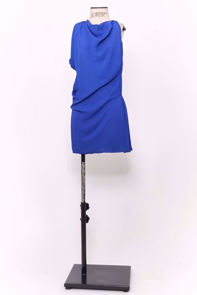 Imagem de VESTIDO AZUL ASSIMETRICO LEVE SEM MANGA