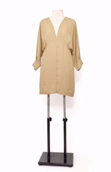 Imagem de VESTIDO VERDE PLUS SIZE BOTOES NA FRENTE DECOTE V