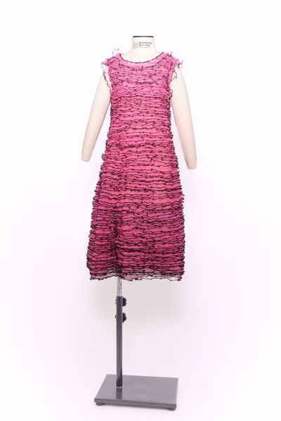 Imagem de VESTIDO SEM MANGA BABADOS TULE ROSA PINK OVERLOCK PRETO