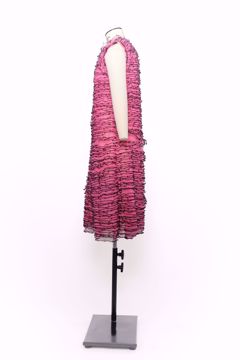 Imagem de VESTIDO SEM MANGA BABADOS TULE ROSA PINK OVERLOCK PRETO