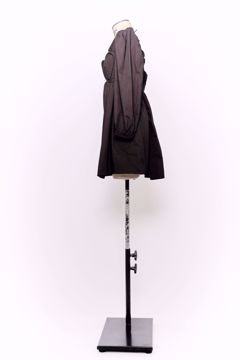 Imagem de VESTIDO PRETO DECOTE CORAÇÃO MANGA FUFANTE