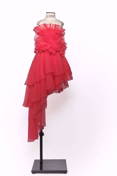 Imagem de ESTIDO PLISSADO VERMELHO DE ORGANZA CAMADAS